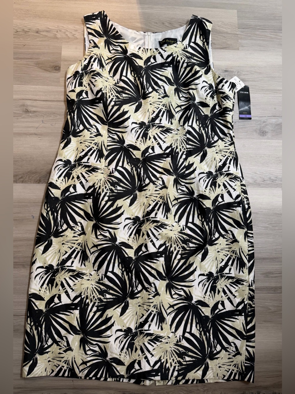 Sleeveless Palm-Print Shift Dress in Black and Cream